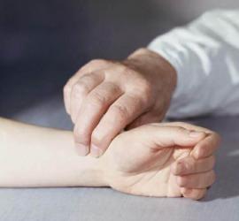 Hogyan kell megfelelően megmérni a pulzusát a kezén?